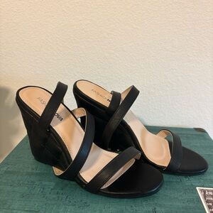 Fashion Nova Size 6 Black leather strappy heels #heels #strappy #blackshoes